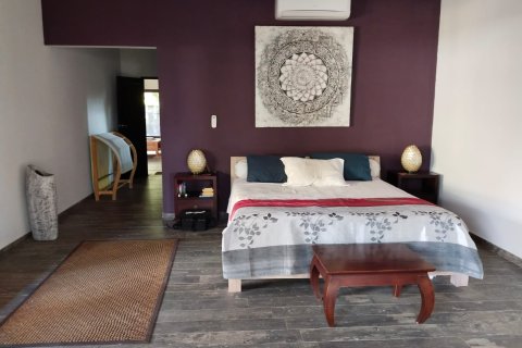 Вилла с 4 спальнями в Карангасем,  (9396) 9