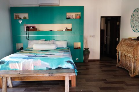 Вилла с 4 спальнями в Карангасем,  (9396) 7