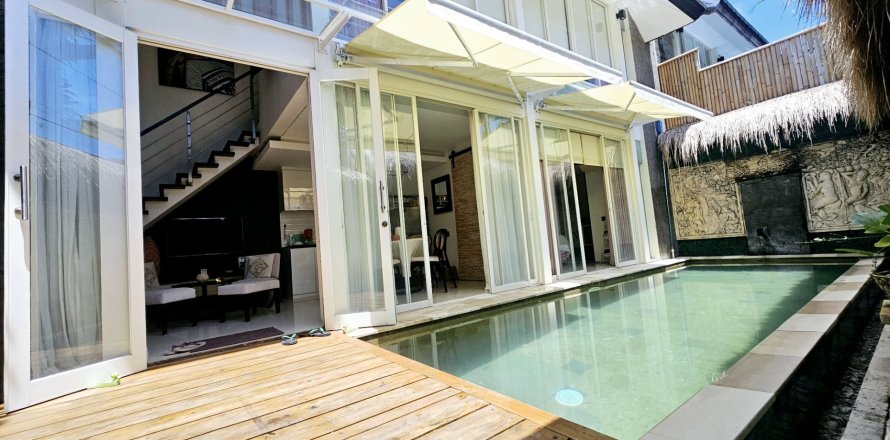 Вилла с 2 спальнями в Керобокан, Бадунг,  (9395)