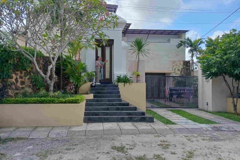 Вилла с 5 спальнями в Джимбаран, Бадунг,  (9393) 3