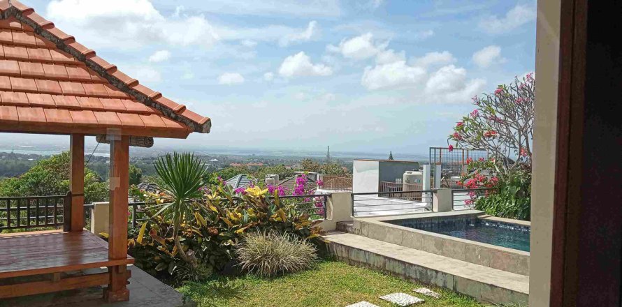 Вилла с 5 спальнями в Джимбаран, Бадунг,  (9393)