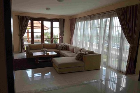 Вилла с 5 спальнями в Джимбаран, Бадунг,  (9393) 9