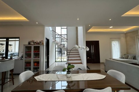 Вилла с 3 спальнями в Унгасан, Бадунг,  (9391) 12