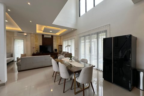 Вилла с 3 спальнями в Унгасан, Бадунг,  (9391) 1