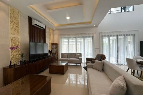 Вилла с 3 спальнями в Унгасан, Бадунг,  (9391) 16