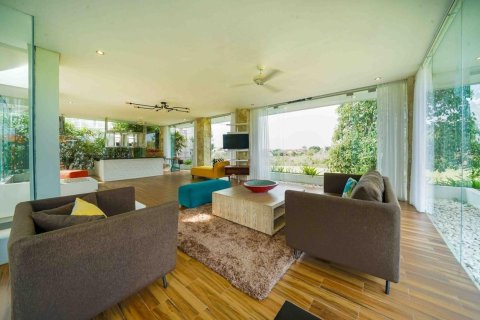 Вилла с 4 спальнями в Южная Кута, Бадунг,  (9390) 12