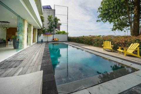 Вилла с 4 спальнями в Южная Кута, Бадунг,  (9390) 7