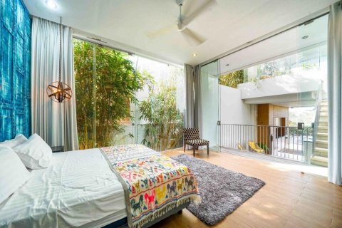 Вилла с 4 спальнями в Южная Кута, Бадунг,  (9390) 23