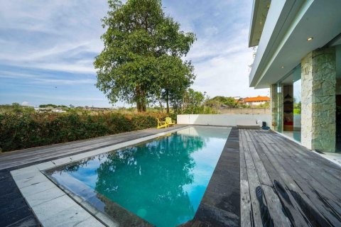 Вилла с 4 спальнями в Южная Кута, Бадунг,  (9390) 26