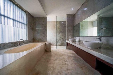 Вилла с 4 спальнями в Южная Кута, Бадунг,  (9390) 4