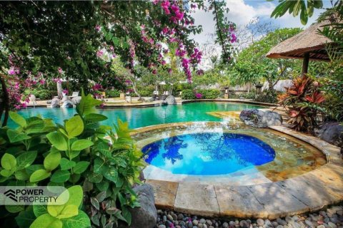 Отель, гостиница с 145 спальнями в Семиньяк, Бадунг,  (9693) 3