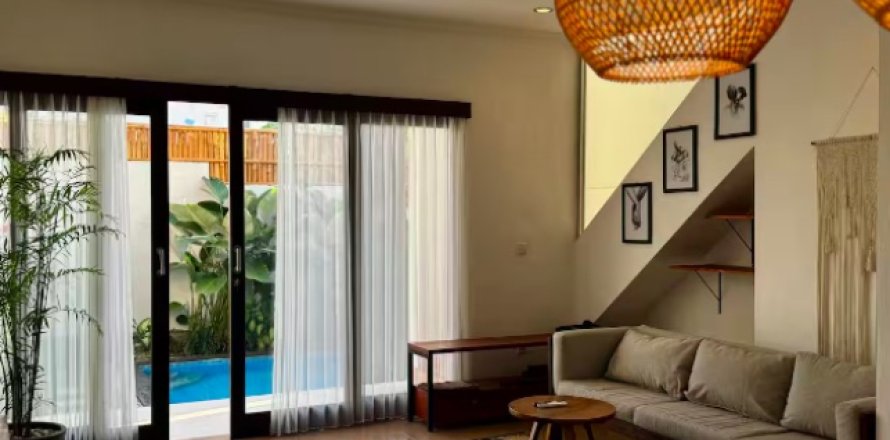 Вилла с 3 спальнями в Чангу, Бадунг,  (2231)