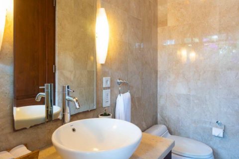 Вилла с 3 спальнями в Южная Кута, Бадунг, Бали (10400) 5