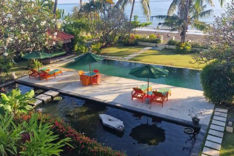 Вилла с 4 спальнями в Кубутамбахан, Булеленг,  (9248) 1