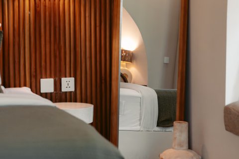 Коммерческая недвижимость с 13 спальнями в Кедири, Табанан,  (9342) 7