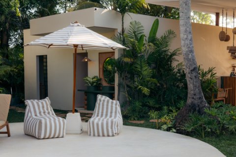 Коммерческая недвижимость с 13 спальнями в Кедири, Табанан,  (9342) 8