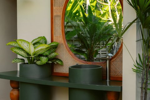 Коммерческая недвижимость с 13 спальнями в Кедири, Табанан,  (9342) 4