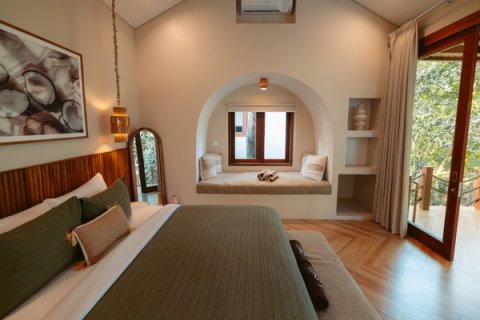 Коммерческая недвижимость с 13 спальнями в Кедири, Табанан,  (9342) 13