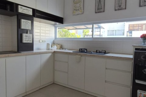 Дом с 3 спальнями в Джимбаран, Бадунг,  (9338) 8