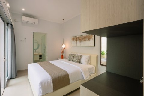 Дом с 3 спальнями в Джимбаран, Бадунг,  (9338) 4