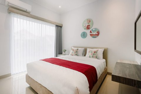 Дом с 3 спальнями в Джимбаран, Бадунг,  (9338) 6