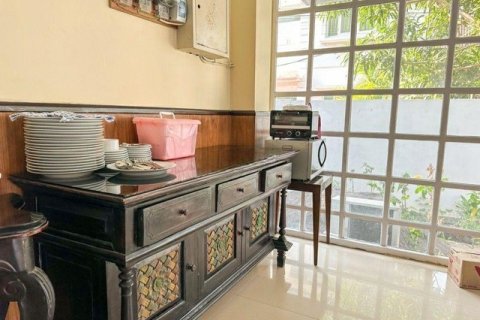 Отель, гостиница с 24 спальнями в Кута, Бадунг,  (9341) 7