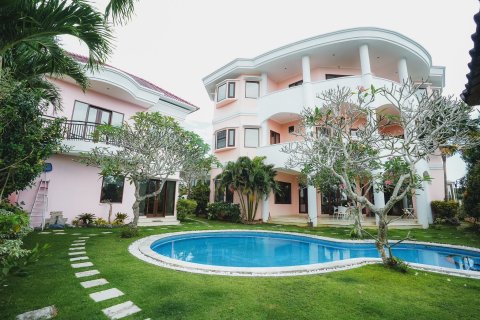 Вилла с 4 спальнями в Джимбаран, Бадунг,  (9339) 21