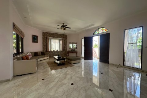 Вилла с 4 спальнями в Джимбаран, Бадунг,  (9339) 2