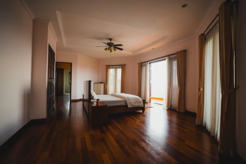 Вилла с 4 спальнями в Джимбаран, Бадунг,  (9339) 4