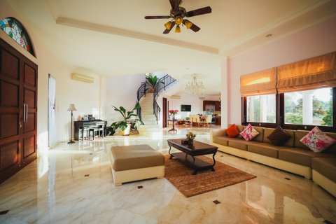 Вилла с 4 спальнями в Джимбаран, Бадунг,  (9339) 20