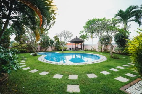 Вилла с 4 спальнями в Джимбаран, Бадунг,  (9339) 1