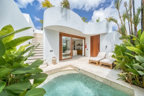 Studio Villa in Ungasan, Badung, Bali (13925)
