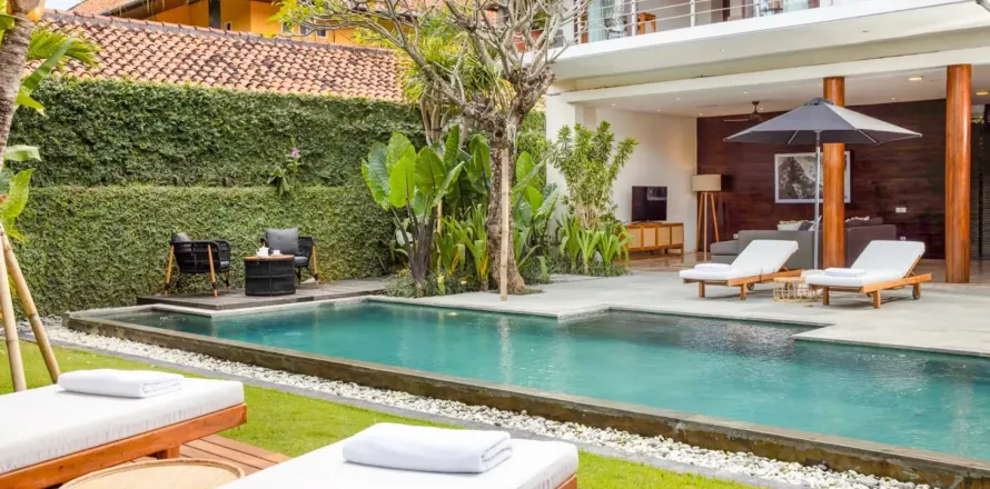 3 bedrooms Villa in Tibubeneng, Badung, Bali (11158)