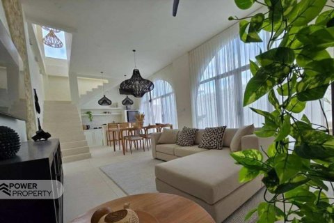 Вилла с 4 спальнями в Южная Кута, Бадунг, (9837) 12