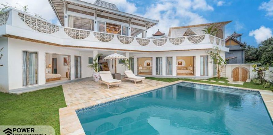 Вилла с 4 спальнями в Табанан, (9839)