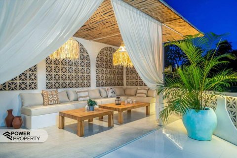 Вилла с 4 спальнями в Табанан, (9839) 23