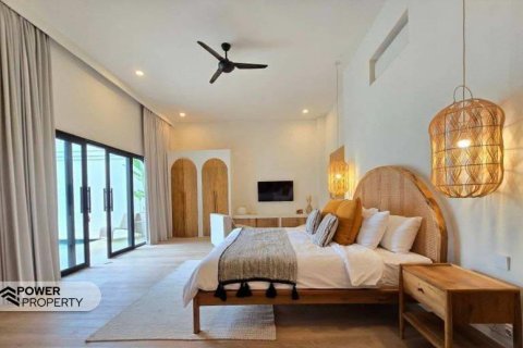 Вилла с 6 спальнями в Нуса Дуа, Бадунг, (9836) 2