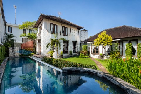 2 bedrooms Villa in Kerobokan, Badung, Bali (14831)