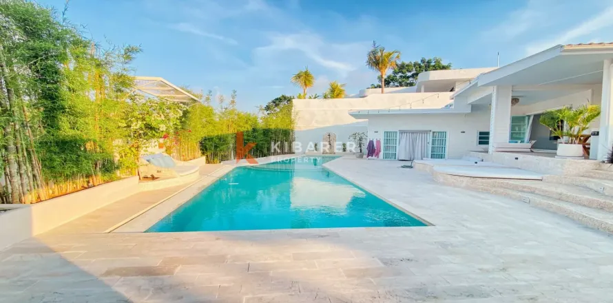 4 bedrooms Villa in South Kuta, Badung, Bali (12423)