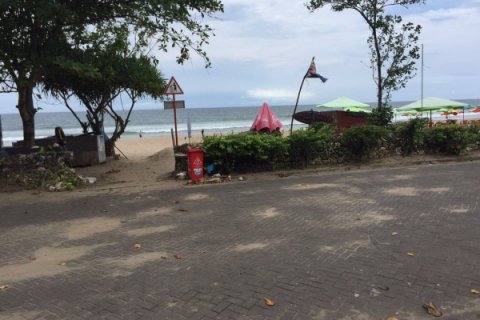 Отель, гостиница с 24 спальнями в Легиан, Кута, Бадунг,  (9492) 6