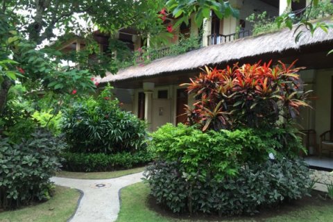 Отель, гостиница с 24 спальнями в Легиан, Кута, Бадунг,  (9492) 3