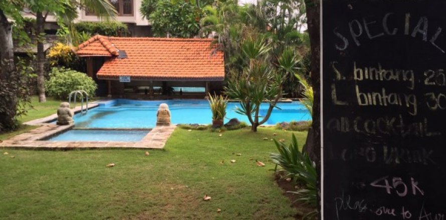 Отель, гостиница с 24 спальнями в Легиан, Кута, Бадунг,  (9492)