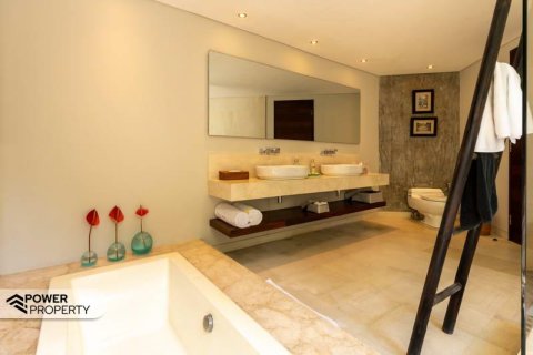 Вилла с 3 спальнями в Семиньяк, Бадунг,  (695) 9