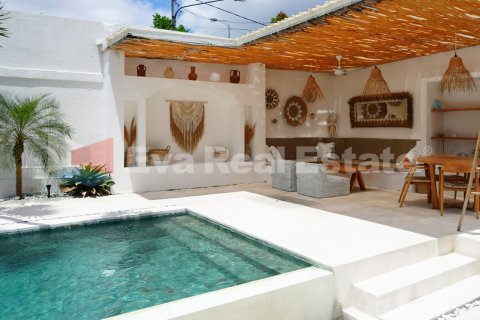 3 bedrooms Villa in Kerobokan, Badung, Bali (2387) 25