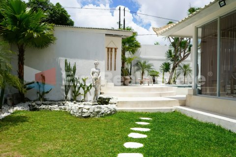 3 bedrooms Villa in Kerobokan, Badung, Bali (2387) 24