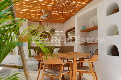 3 bedrooms Villa in Kerobokan, Badung, Bali (2387) 27