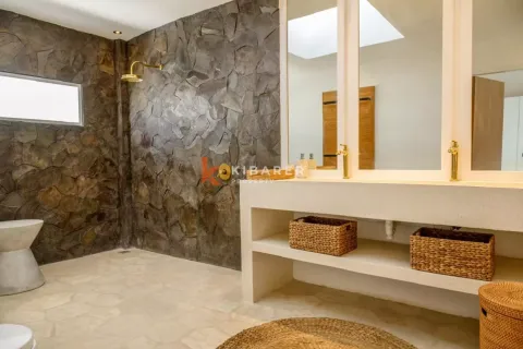 4 bedrooms Villa in Badung, Bali (12562) 17