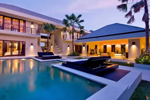 4 bedrooms Villa in Tibubeneng, Badung, Bali (11248)