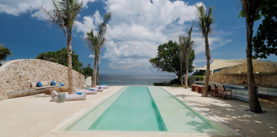 Вилла с 5 спальнями в Нуса Лембонган, Клунгкунг,  (9176)