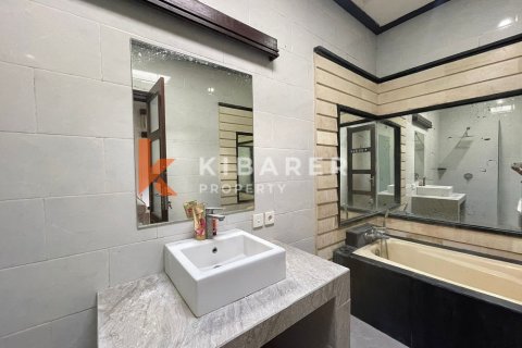 Вилла с 2 спальнями в Керобокан, Бадунг, Бали (13709) 16